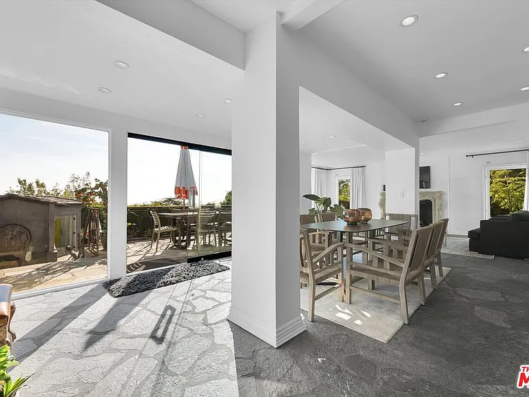 1300 Summitridge Dr — Photo 8