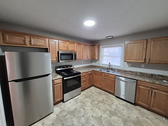 5th image of 1120 Wellons Dr