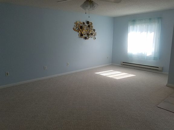 3rd image of 11 Lawrence St
