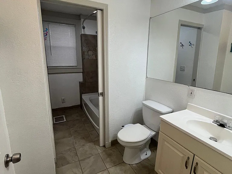 4100 Campbell St — Photo 20
