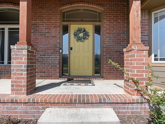 2nd image of 8034 W Palmetto St
