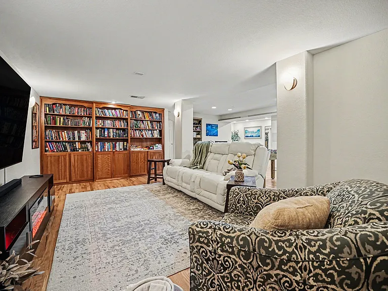 5355 Sage Brush Dr — Photo 6