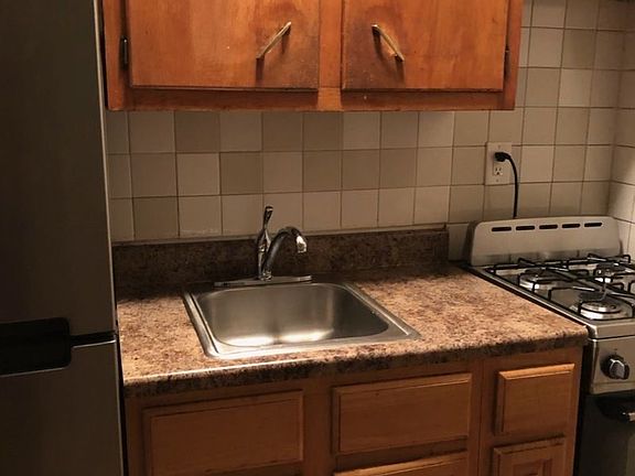 4th image of 3729 59th St APT 1F