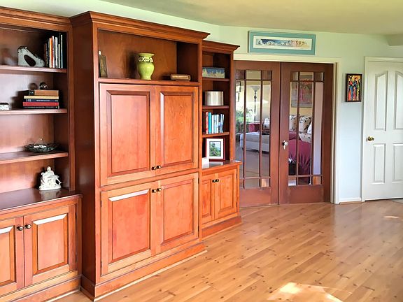 3rd image of 14 Parkwood Dr #A