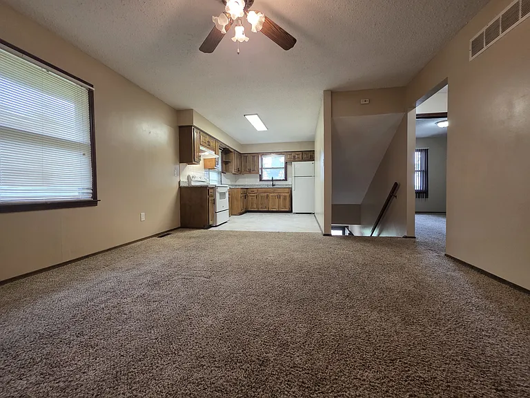 915 N Osage St — Photo 14