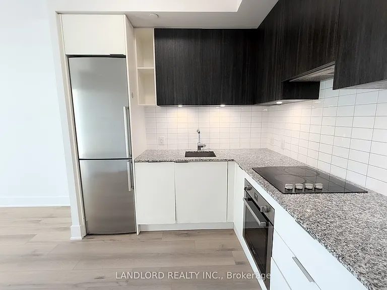 120 Parliament St #412 — Photo 4