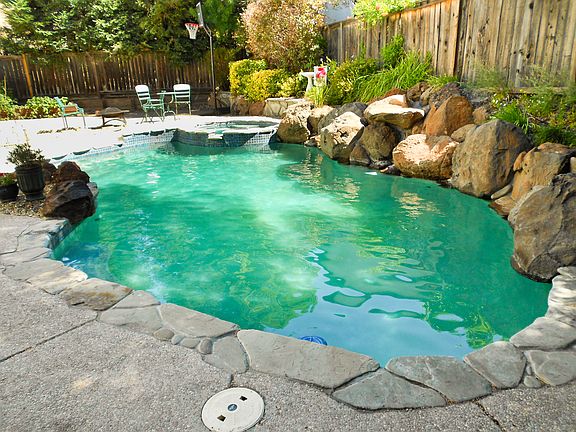 Great pool hot tub combo