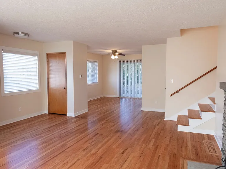 9054 SW 38th Ave — Photo 12