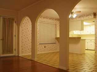 618 Whitecap Dr, Seabrook, TX 77586