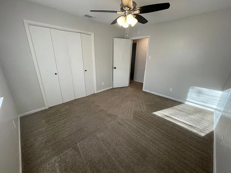 552 Lawson Ln — Photo 17