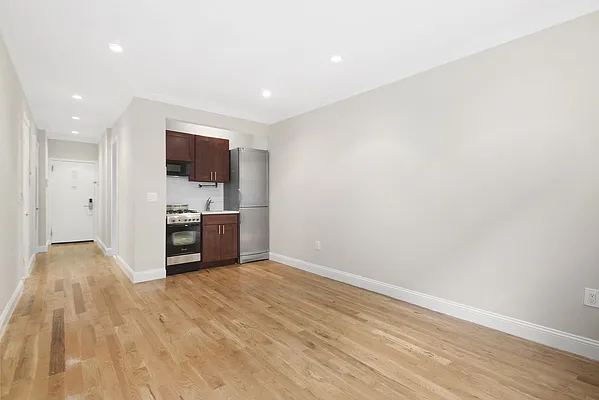 Rented by Cooper & Cooper Real Estate | media 2