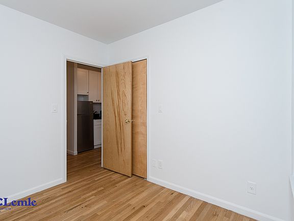 5th image of 450 E 81st St APT 21