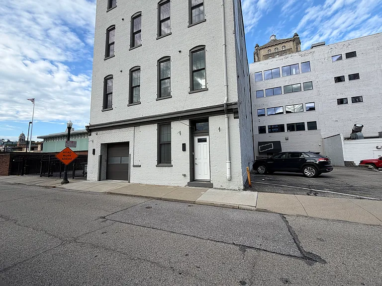813 Broadway St #101 — Photo 1