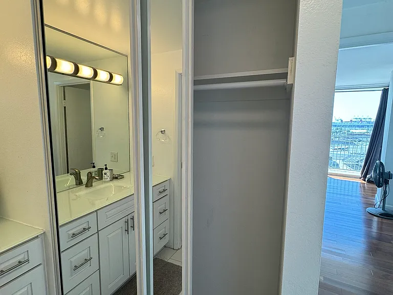 700 E Ocean Blvd #1007 — Photo 23
