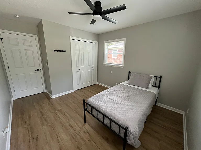 2204 Auburn Dr #1 — Photo 6