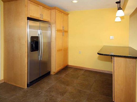 Counter Bar & Pantry