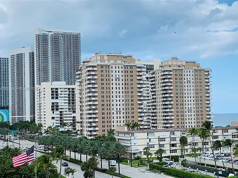 1985 S Ocean Dr #6K — Photo 11