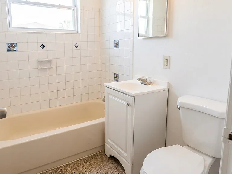 1600 Center St #B11 — Photo 20