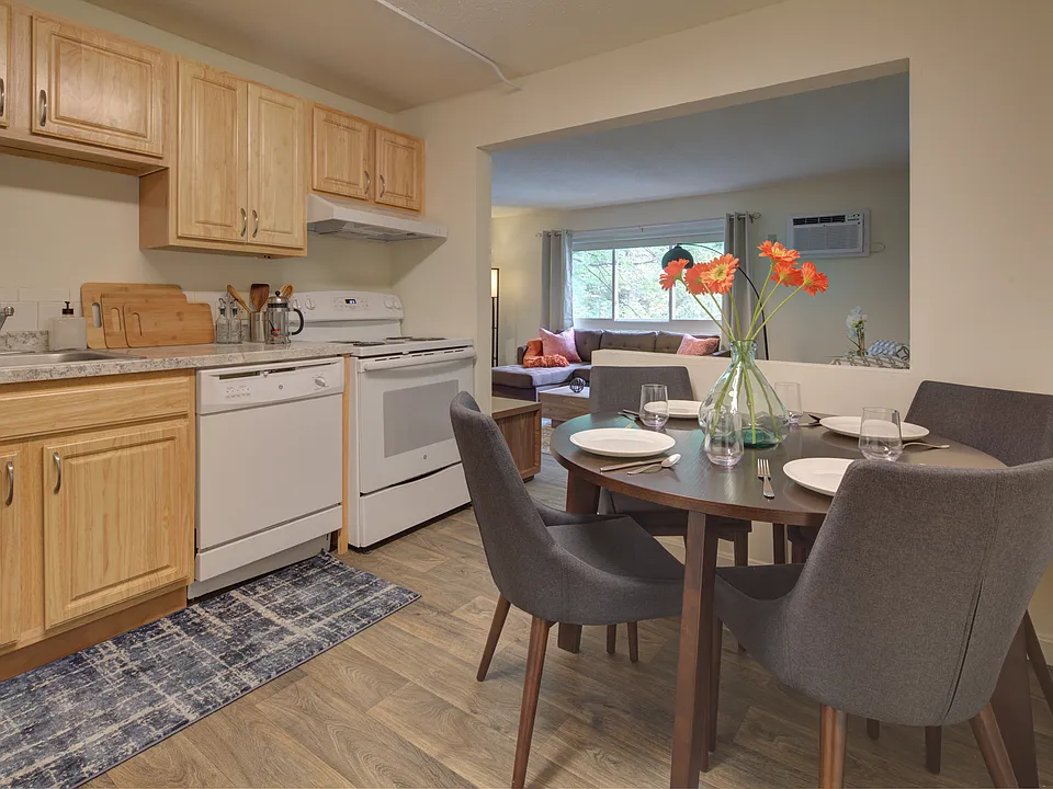 Rockingham Village Apartments