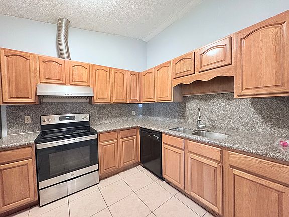 4th image of 5953 Talavera St
