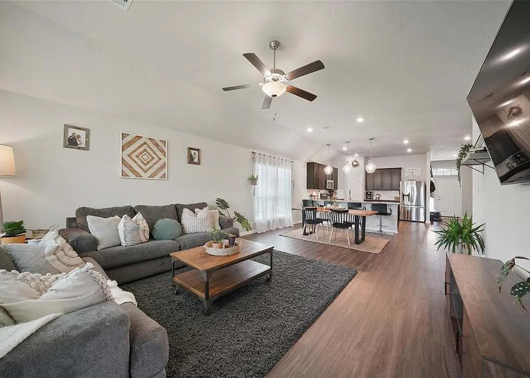 Scenic Hills Court 151 - 1 — Photo 4
