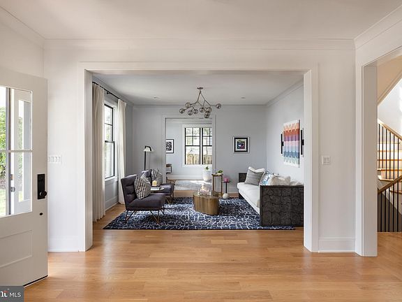 5th image of 7208 Ridgewood Ave