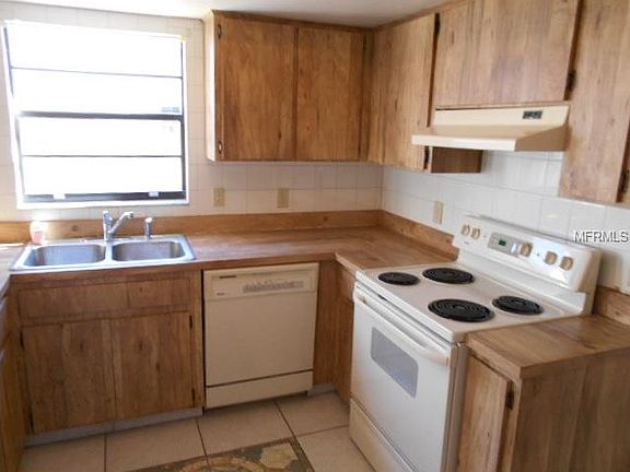 5th image of 6814 Rosemary Dr
