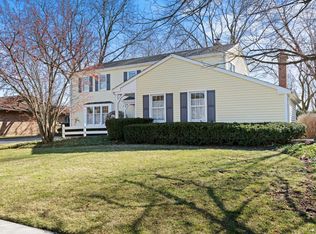 1325 Woodlawn Ave, Glenview, IL 60025