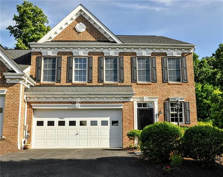 1322 Maplewood Cir photo 1