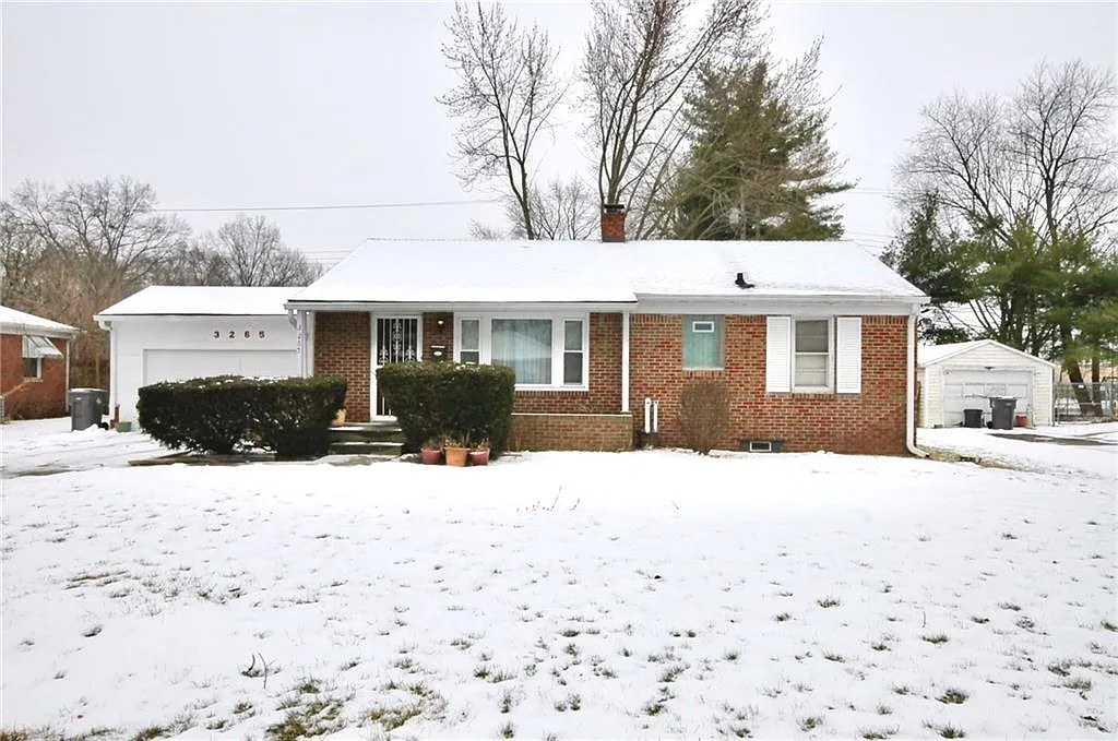 3265 Halifax Dr photo 1