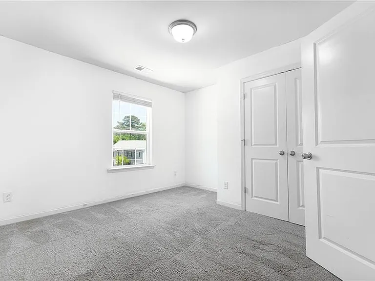 7095 Gladstone Cir — Photo 20