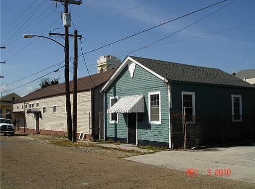 2nd image of 2519 Loyola Ave