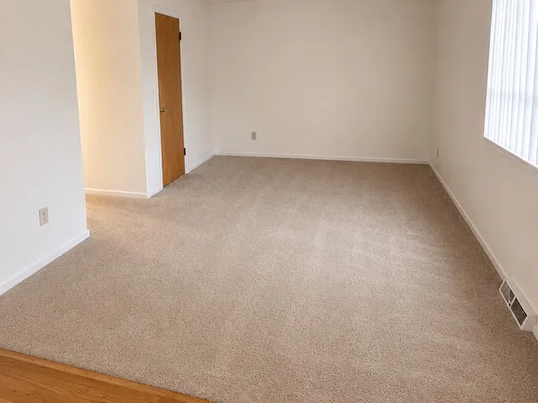 324 Lacombe Dr #324, Maumee, OH 43537