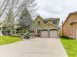11 Hillsborough Ct, Richmond Hill, ON L4B 3X3