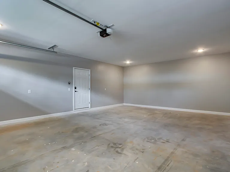 217 Kenneth St — Photo 45