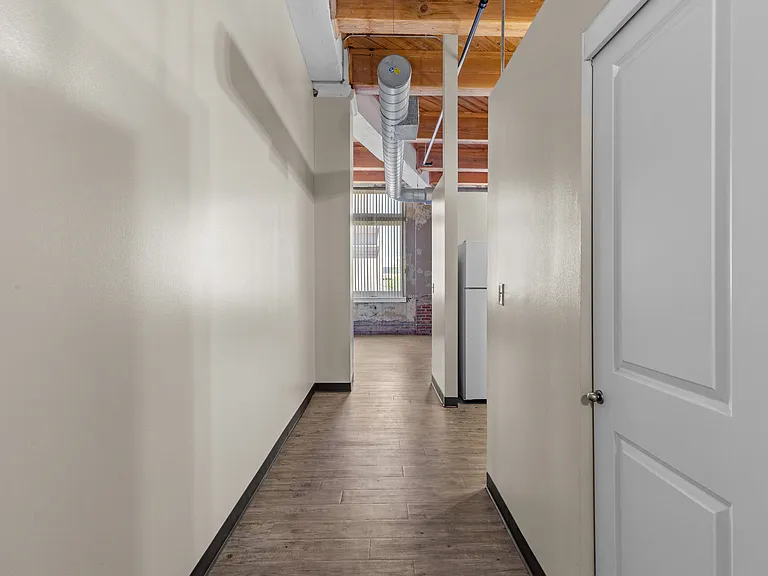 2E - Entryway 2E - Entryway