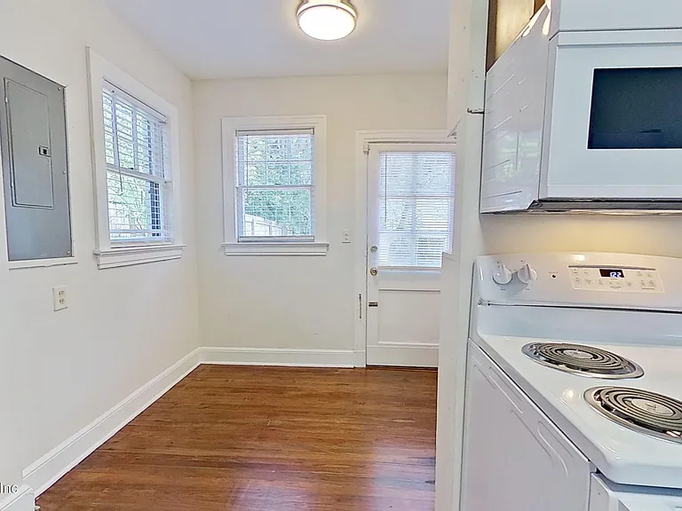 1651 Flagler Ave — Photo 14