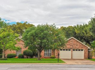 8629 Terrell Dr, North Richland Hills, TX 76182