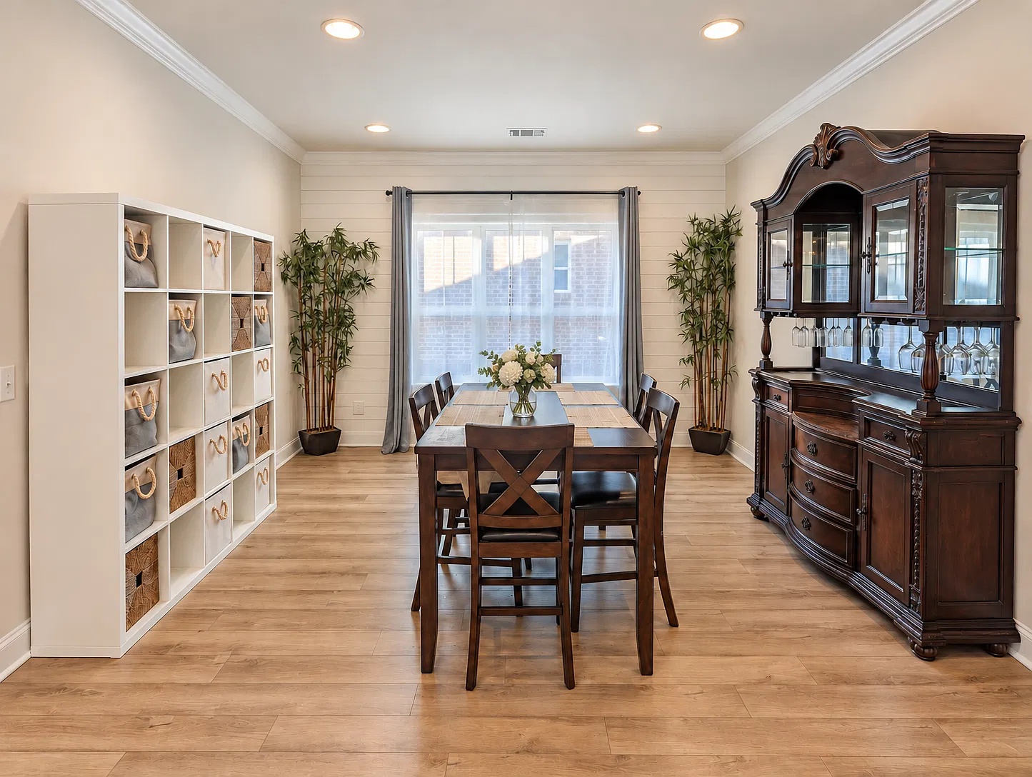 5 bed, 3263 sqft, $3,050 — Photo 4