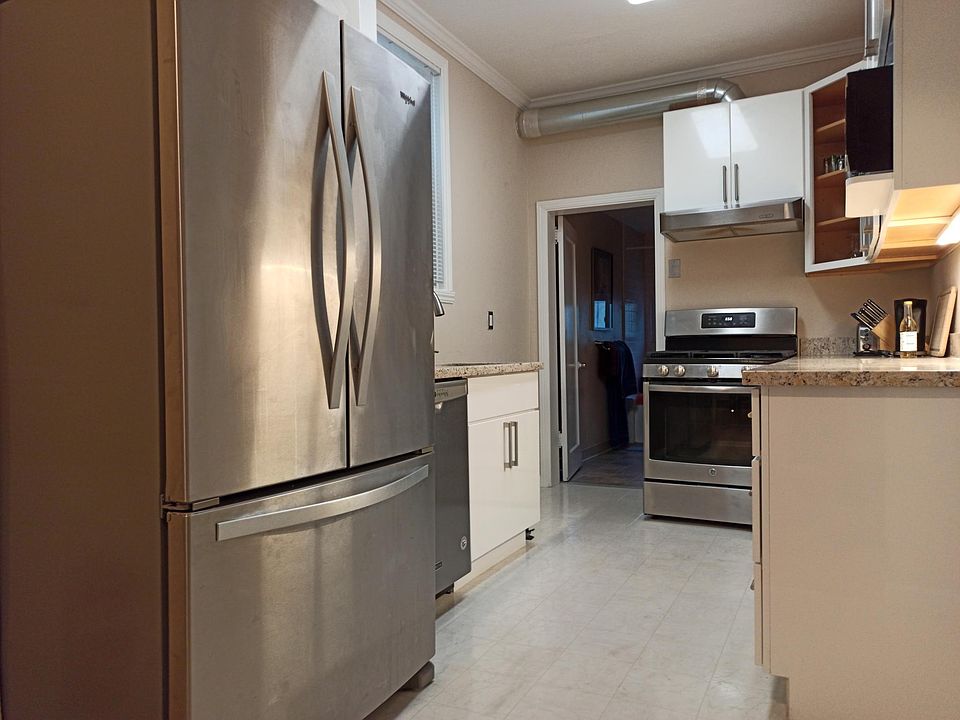 1st image of 147 Bacon St APT 1