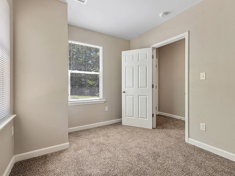 2104 S Valentine St — Photo 6