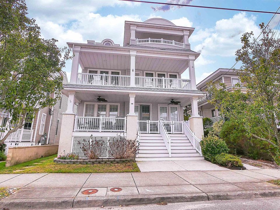 1st image of 808 E 4th St Floor 2