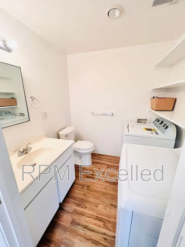 2 bed, 1.5 bath, 950 sqft, $1,950 — Photo 3
