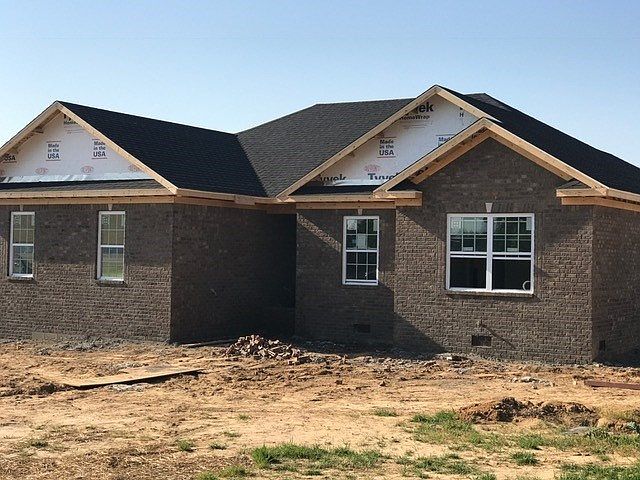 2nd image of 205 Claiborne Cir