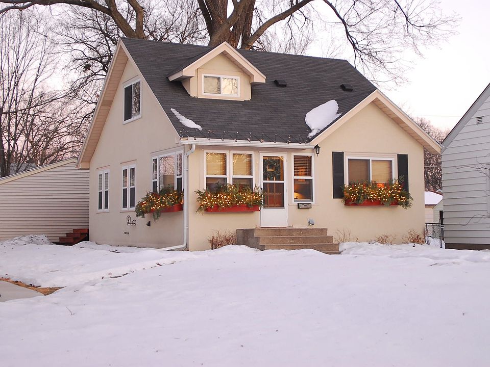 Charming bungalow just steps to Lake Nokomis.
