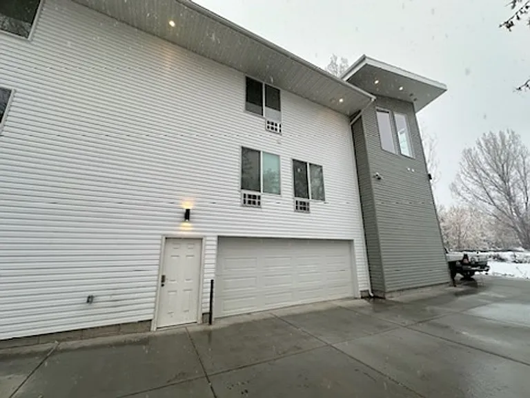 498 E Fort Union Blvd — Photo 16