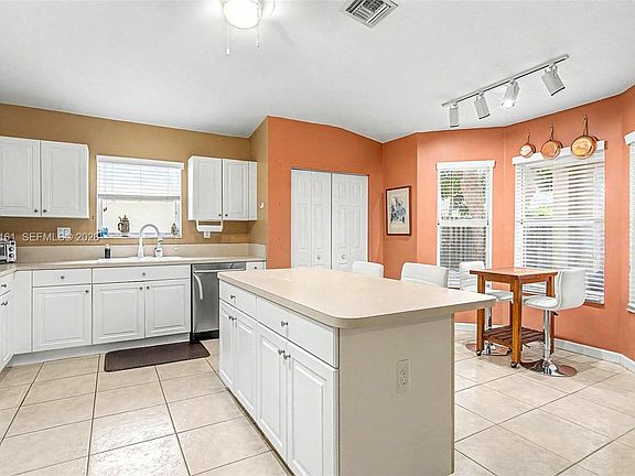 3rd image of 14033 SW 155th Ct