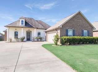 113 Paige Place Ave, Broussard, LA 70518