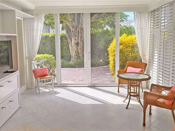 211 3rd AVE S #211, NAPLES, FL 34102