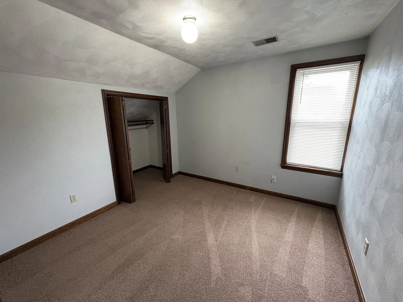 307 W. 6th Jasper - 307 1/2 — Photo 3